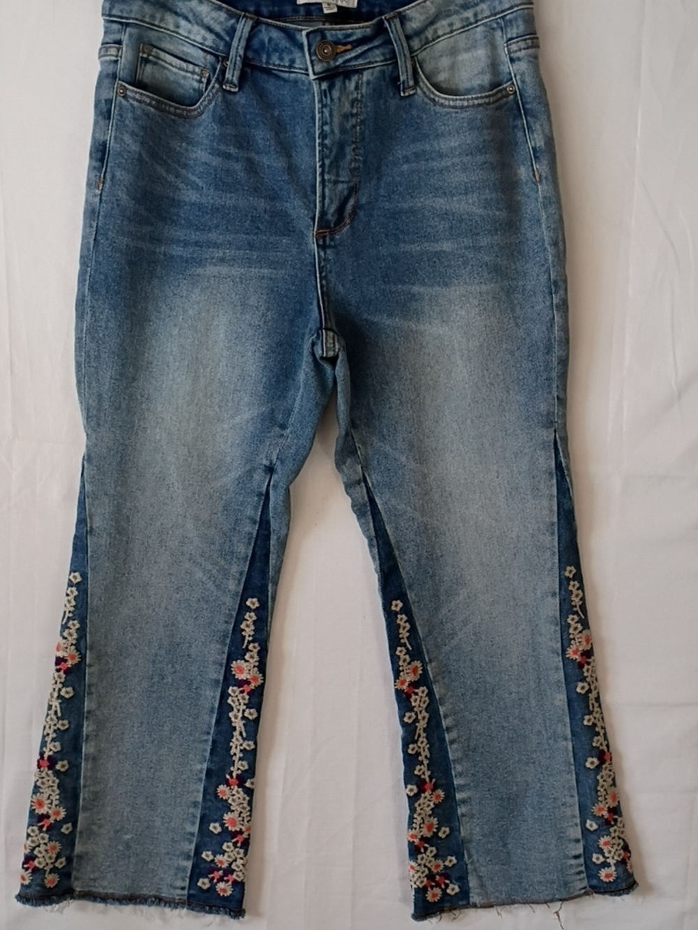 John Mark Women's Cropped Wide-Leg Jeans with Floral Embroidery Size 8